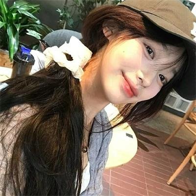 君是慕容卿似花